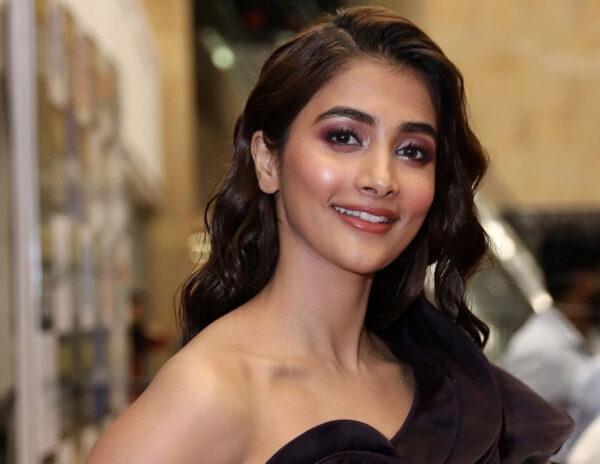 Pooja Hegde - Canes