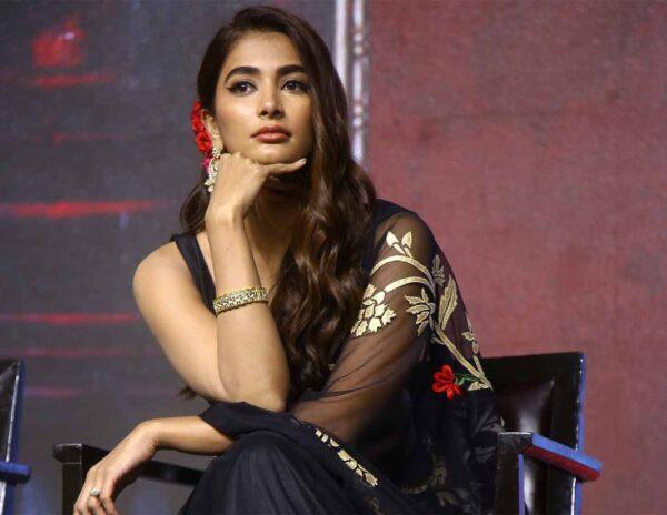 Pooja Hegde Has No Time To Sit & Worry!