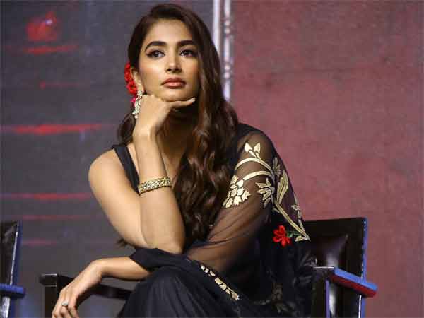 Pooja Hegde Has No Time To Sit & Worry!