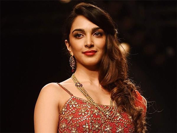 Reason for Disappeared Actress Back to Charan!