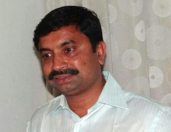 YCP Leader Threatens Contractor In Pulivendula