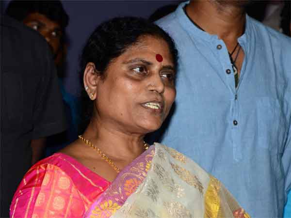 YS Vijayamma Shifted To Sharmila House?