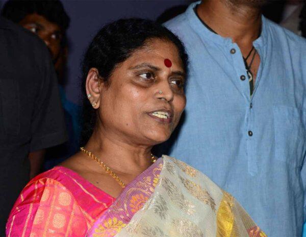 YS Vijayamma Shifted To Sharmila House?