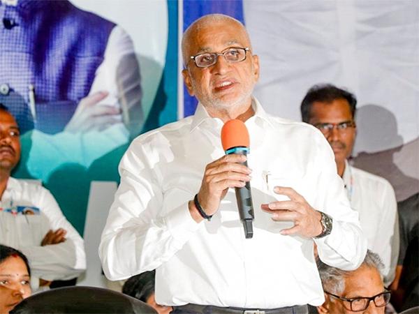 Vijay Sai Reddy comments on Sarkaru Vaari Paata