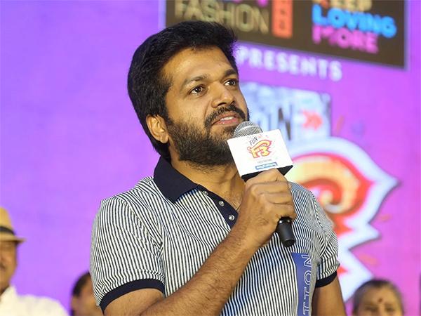 Major & Vikram Makes Ravipudi Nervous!