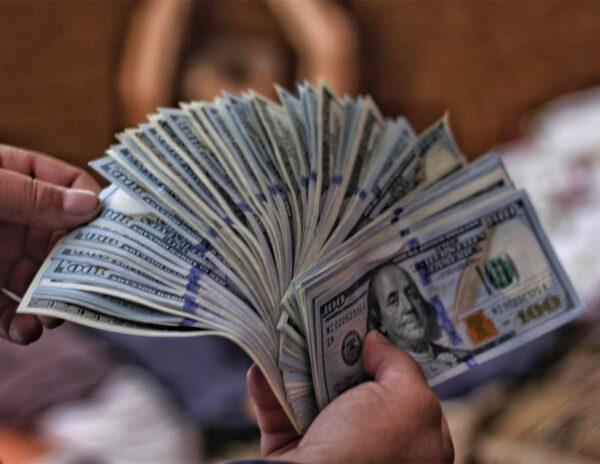 Super-rich Indians All Set To Jump, India at Loss