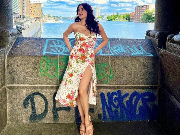 Janhvi_Kapoor_Pic_Talk