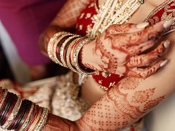 Desis Targetted in USA for Their Hoarded Jewellery