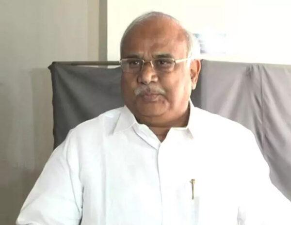 Kanakamedala_Ravindra_Kumar