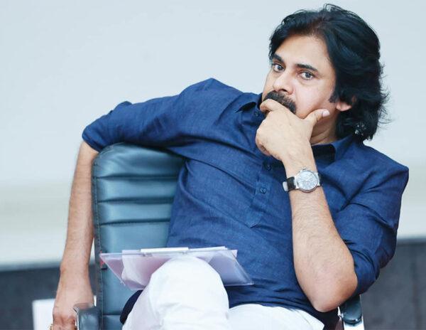 Why Janasainiks Are Insulting Pawan Kalyan?