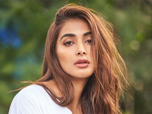 Pic Talk: Pooja Hegde In Slit Open Top