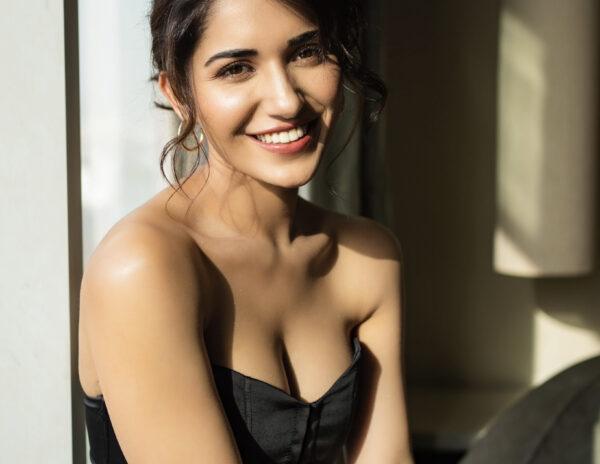 Pic Talk: Chi La Sow Actress' Sizzling Cleavage Show