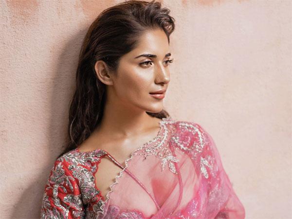 Ruhani-Sharma-Cleavage-