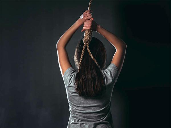 Techie Working In Amazon Commits Suicide In Gachibowli