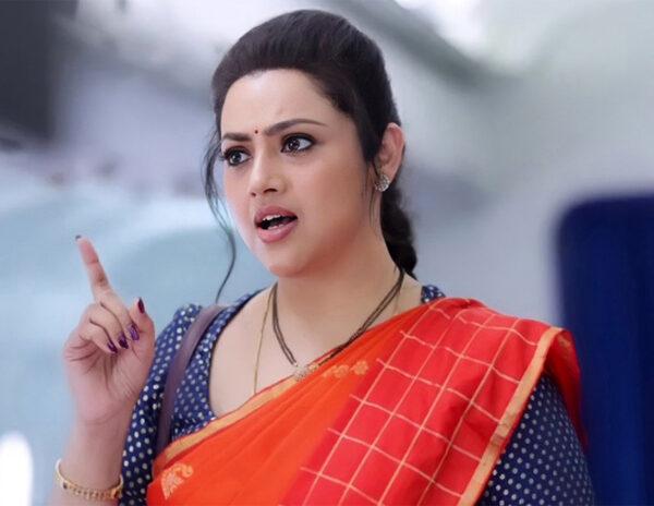 Meena Condemns Fake News About Husband's Death