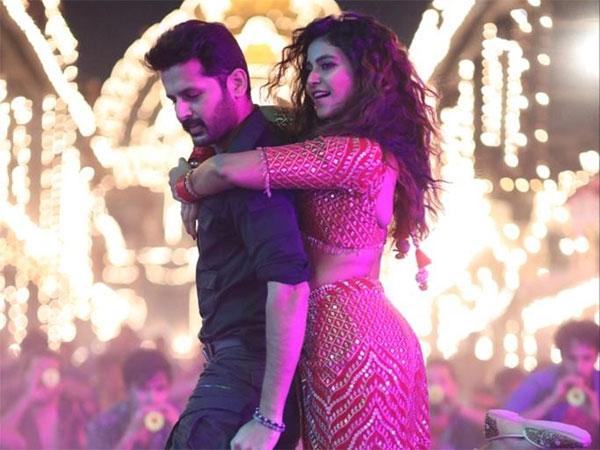 Anjali-nithiin-Macherla-Niyojakavargam