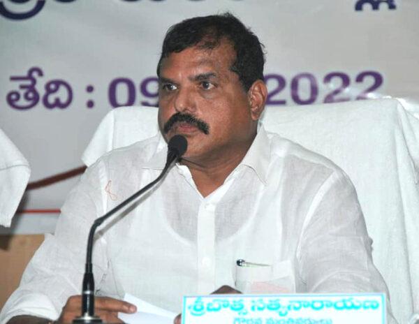 Botsa Satyanarayana comments on govt Teachers