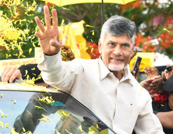 Rayalaseema: Chandrababu Cashing On Jagan's Mistakes!