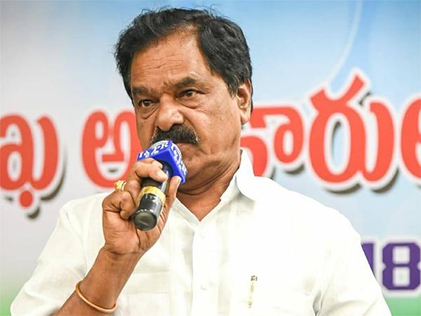 Deputy CM Angry, Dismisses Volunteer On Spot
