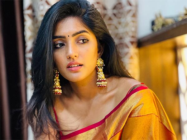 Tollywood Heroine Gets 40 Lakhs For Casino Promotion?