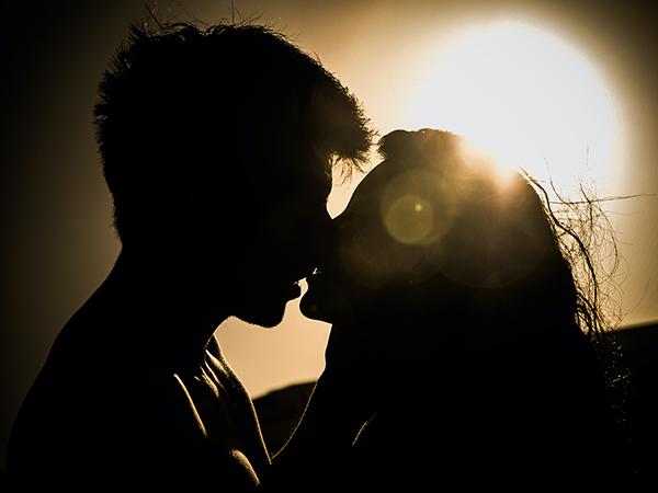 Heroine Pushing Politician's Daughter Towards Divorce?