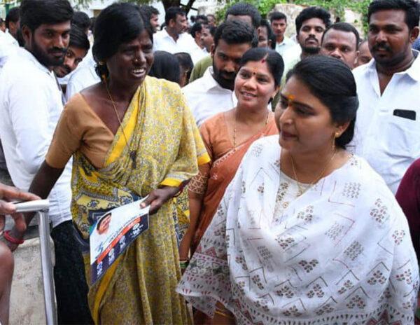 Jonnalagadda Padmavathy Gadapa Gadapaku Program