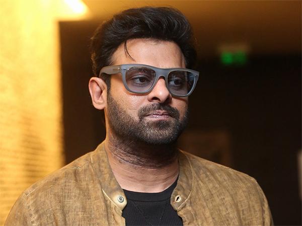 Fans Protest At Prabhas's House!