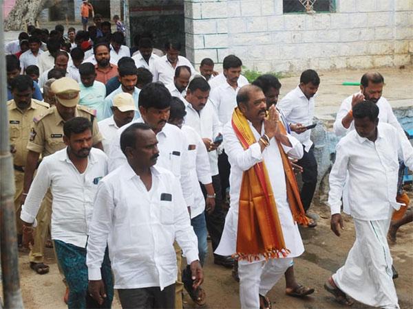 YSRCP-MLA-Gummanur-Jayaram