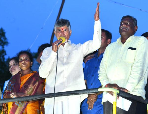 Chandrababu Naidu comments on ys jagan 