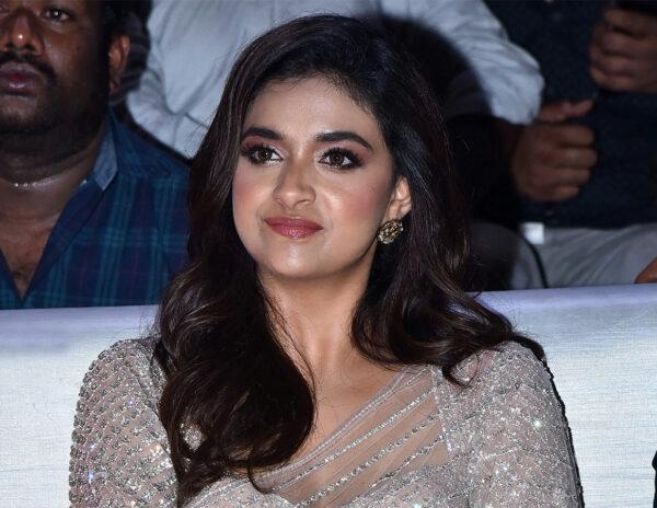 Keerthy Suresh: "Konchem Kuda bore Kottada?"