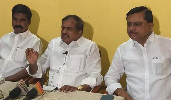 Mallela Lingareddy comments on jagan government