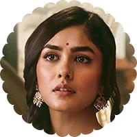Mrunal-Thakur-Sita-Ramam-Telugu-Movie-Review