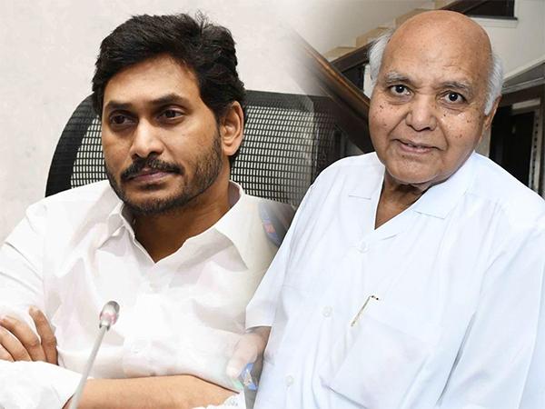 Fully Blown War Between Ramoji Rao And Jagan