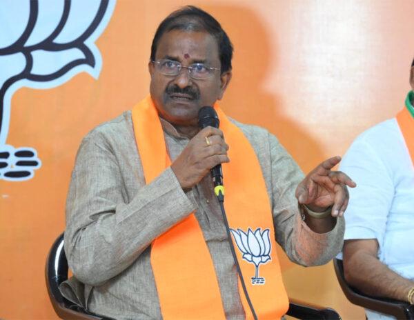 Somu Veerraju praises Chandrababu Naidu's  greatness 