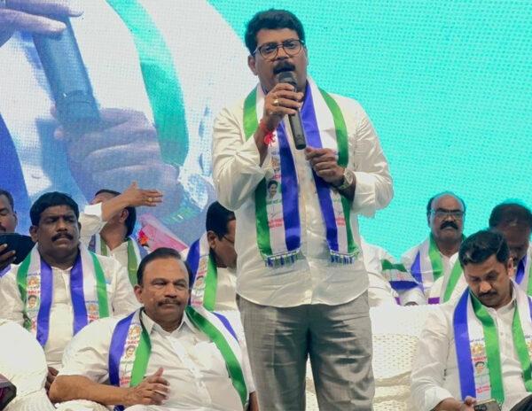 YCP MLA Maddishetti Venugopal comments on Buchepalli Sivaprasad Reddy      