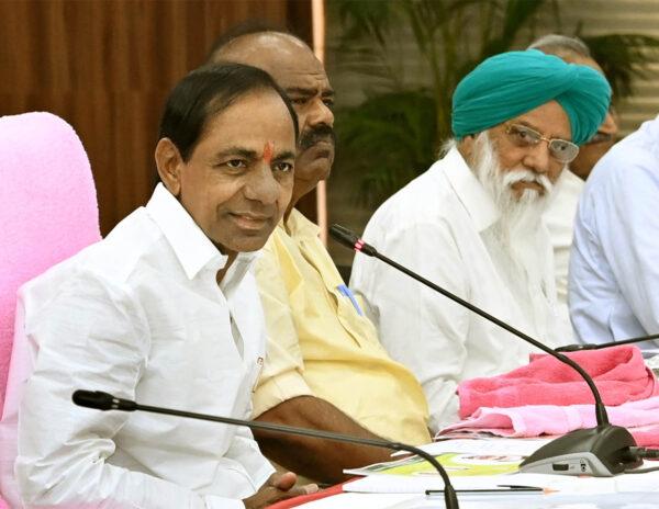 kcr met with 26 states farmers union at pragathi bhavan