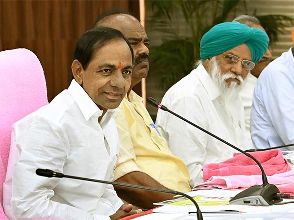 kcr met with 26 states farmers union at pragathi bhavan