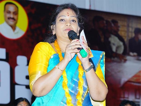 TDp leader vangalapudi anitha responds on plastic flexes ban