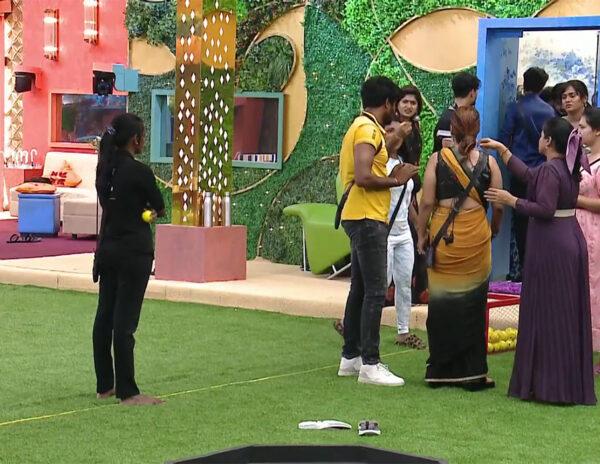 Bigg Boss Telugu: S6: E19: Pitta Techina Godava