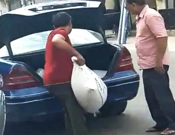 Collecting Cheap Ration In Benz Car