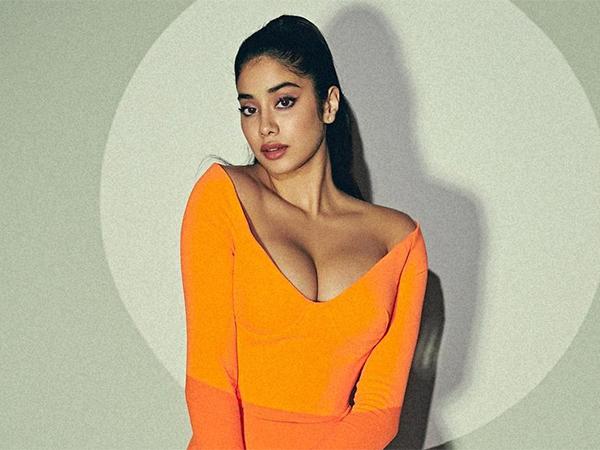 Pic Talk: Deadly Curves Of Hottest Girl