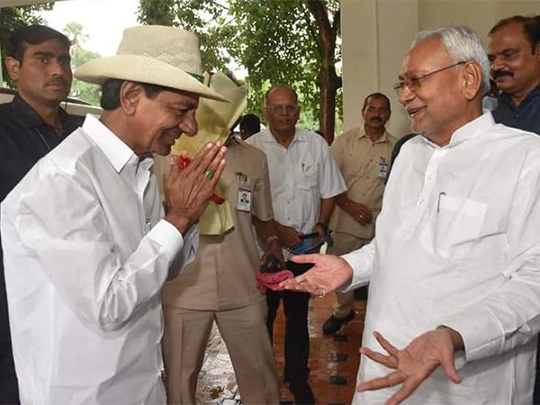 KCR-Nitish-Kumar