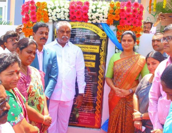 Minister's Gunmen Pushes Away YCP Mayor