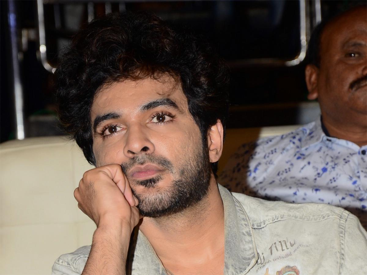 Trouble For DJ Tillu Hero's Big Plan!