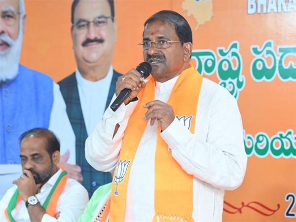 Somu Veerraju comments on jagan govt about no development in ap