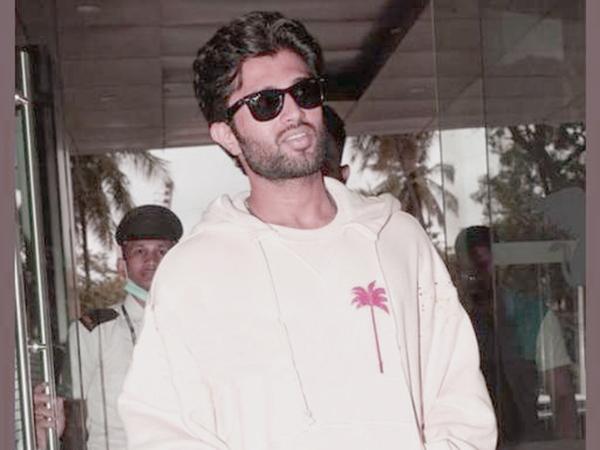 Vijay-Deverakonda-Unusual-Dressing-For-SIIMA-Awards-2022