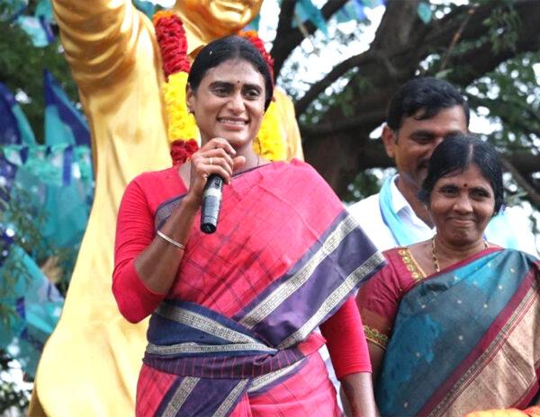 strict action to be taken on ys sharmila against trs speaker pocharam srinivas reddy