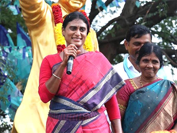 strict action to be taken on ys sharmila against trs speaker pocharam srinivas reddy