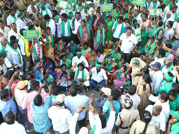 Amaravati-Maha-Padayatra-Police