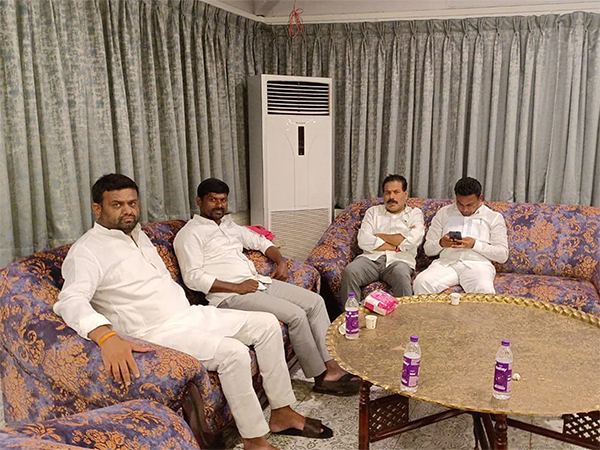 BJP Trying to buy trs MLA's caught Red Handed